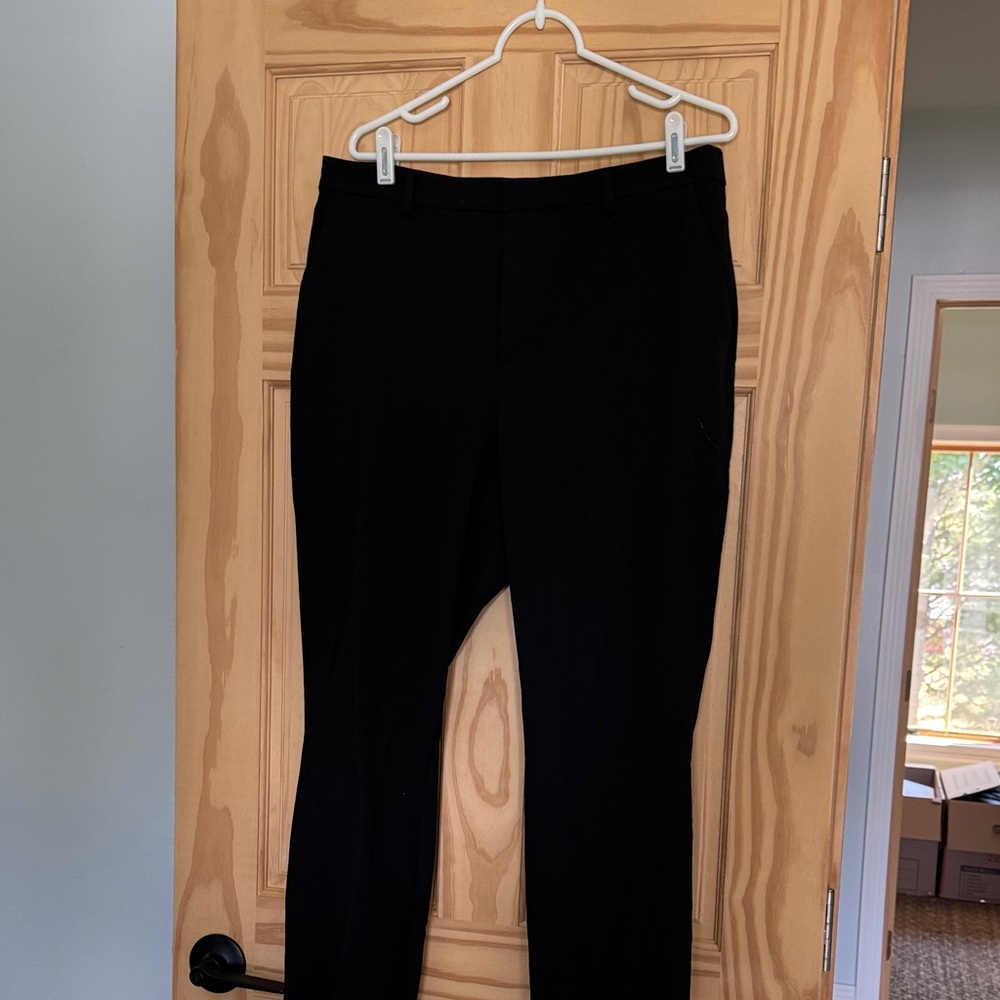 Uniqlo Women's Black Straight Leg Pants
